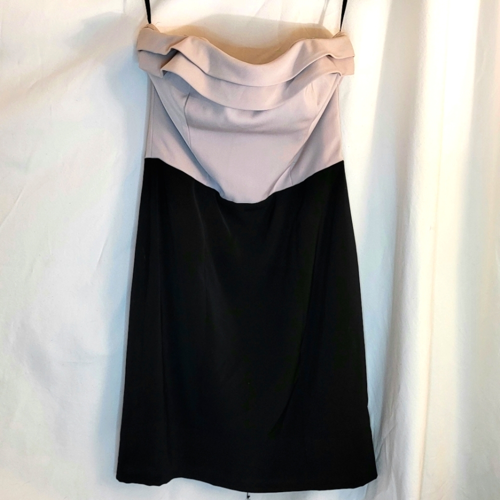 H&M Ruffled Tube Dress - Picture 2 of 5
